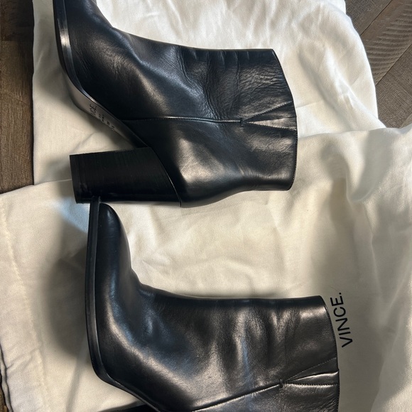 Vince “Erving” block heel bootie - Picture 2 of 7